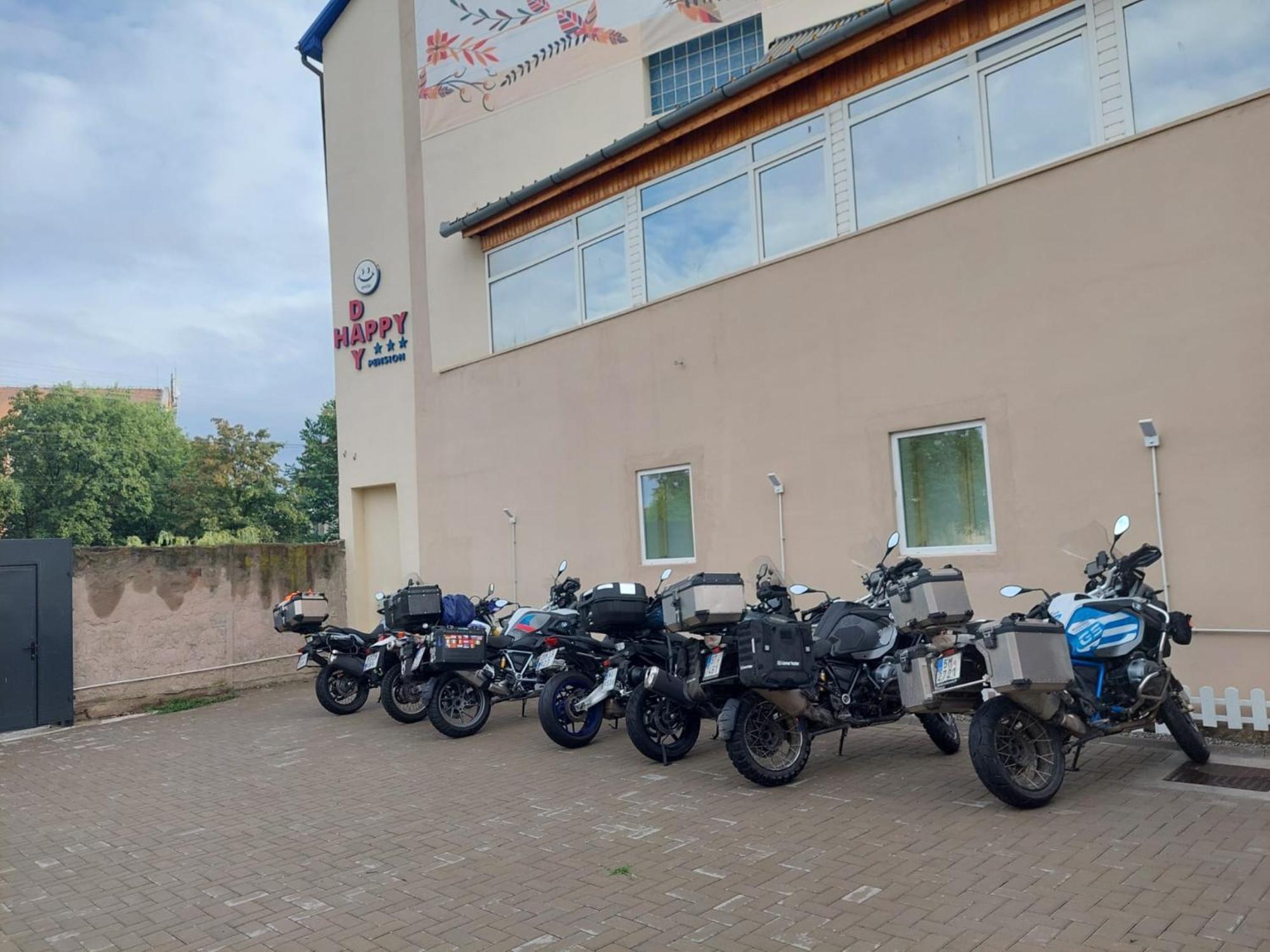 סיביו Pension Happy Day - Motorcycle Friendly מראה חיצוני תמונה